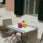 Enea Nocleg ze śniadaniem 4*